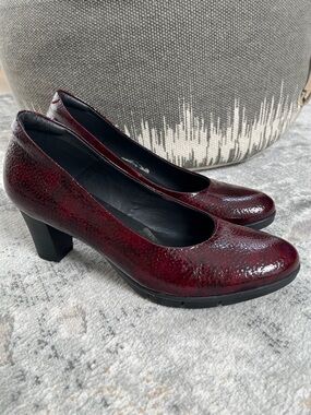 BAERCHI Secret Burgundy Patent Leather High Heel Pumps New In Box Shiny Business